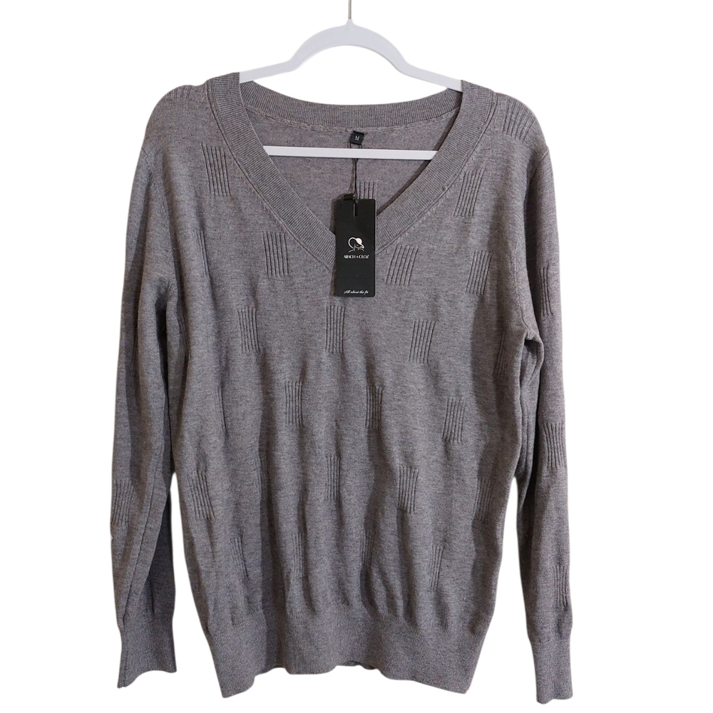 Arach & Cloz Long Sleeve V-Neck Sweater- M